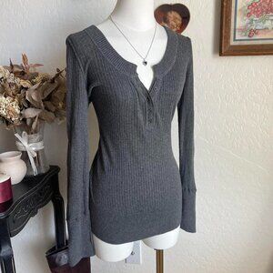 Vintage Y2K Red Gap minimal ribbed classic Henley top